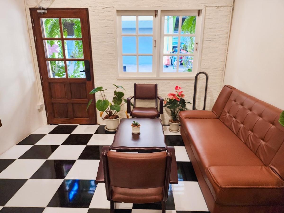 Noir Cafe And Hostel Chinatown בנגקוק מראה חיצוני תמונה