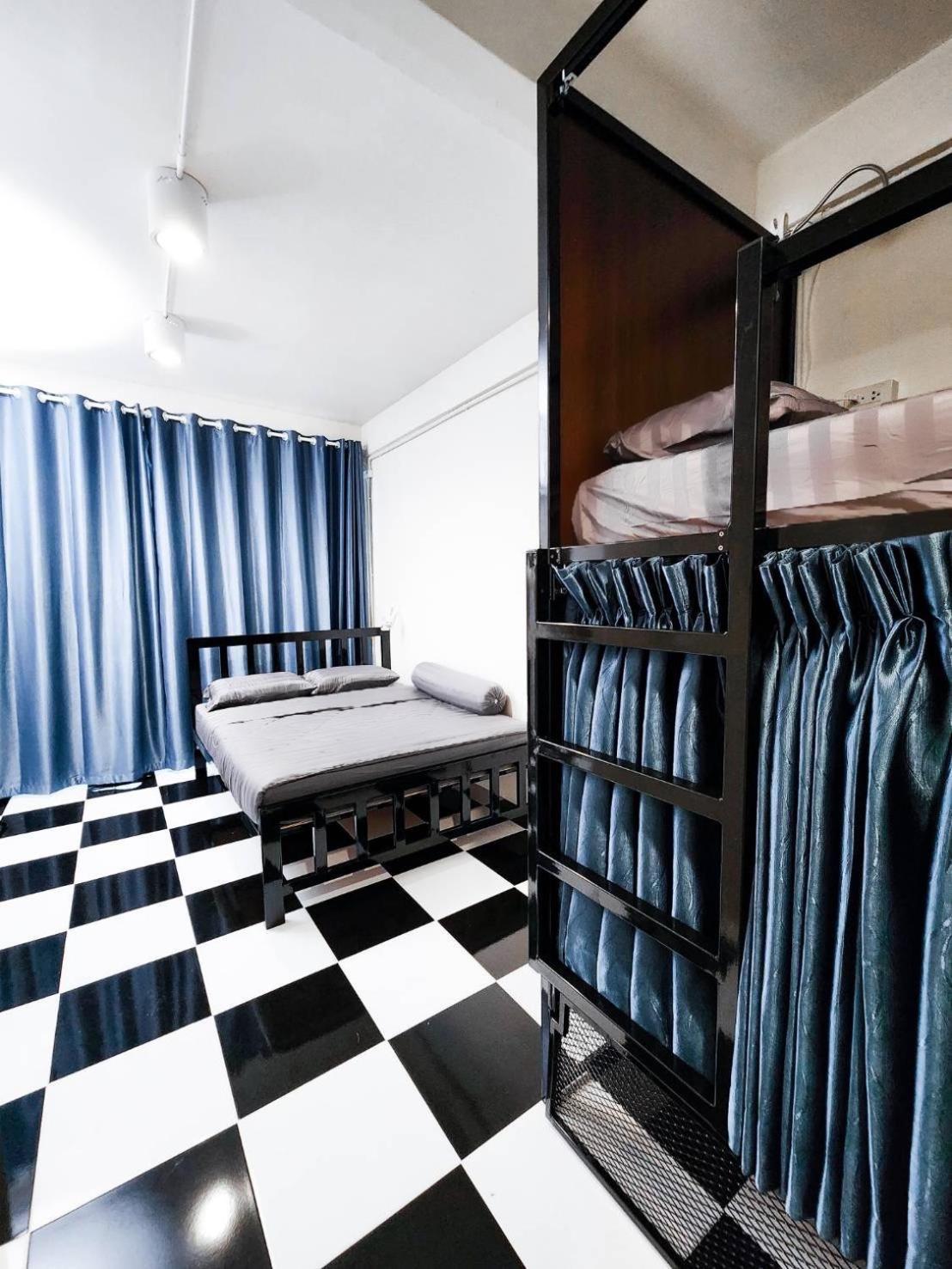 Noir Cafe And Hostel Chinatown בנגקוק מראה חיצוני תמונה