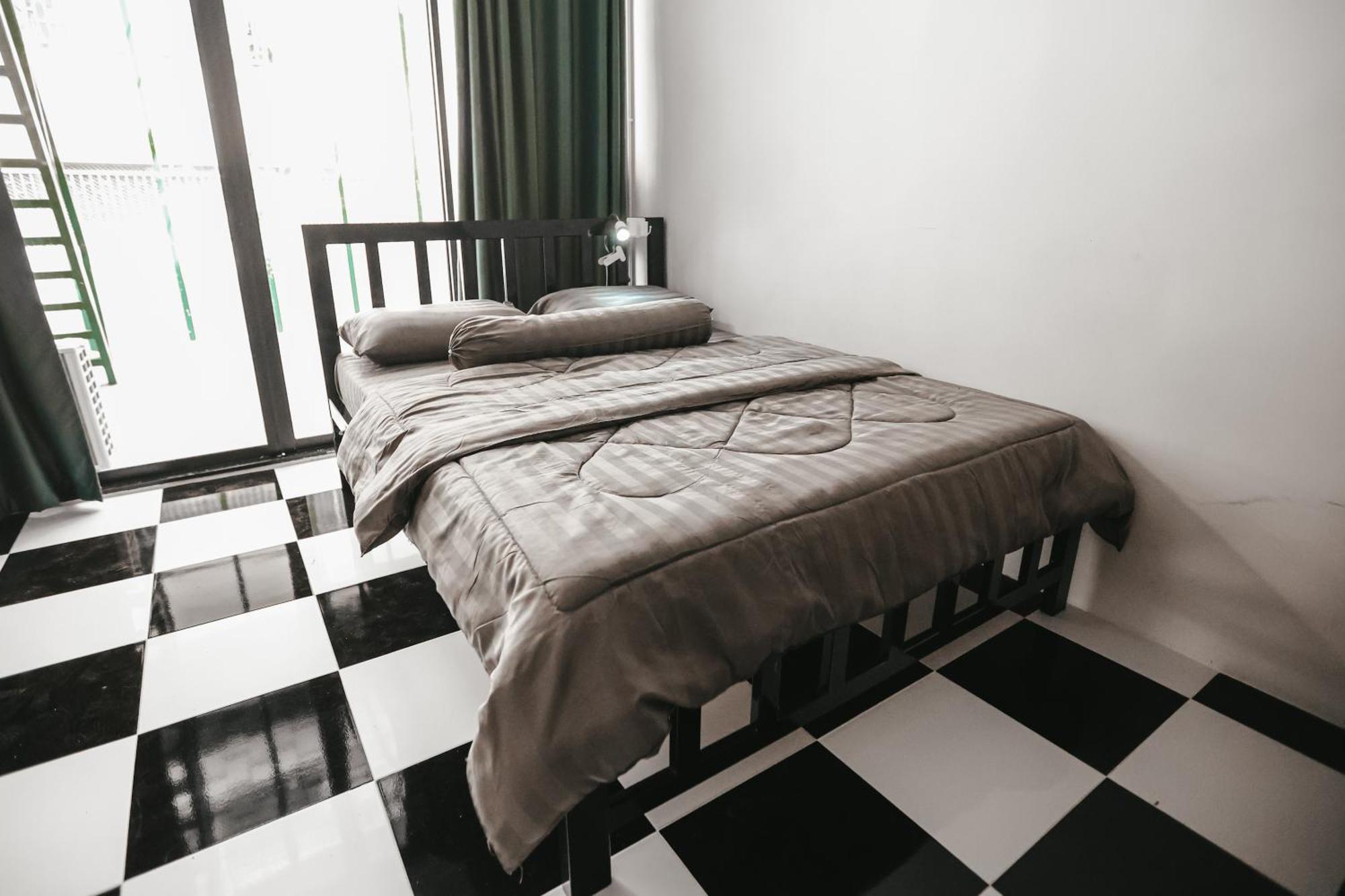 Noir Cafe And Hostel Chinatown בנגקוק מראה חיצוני תמונה