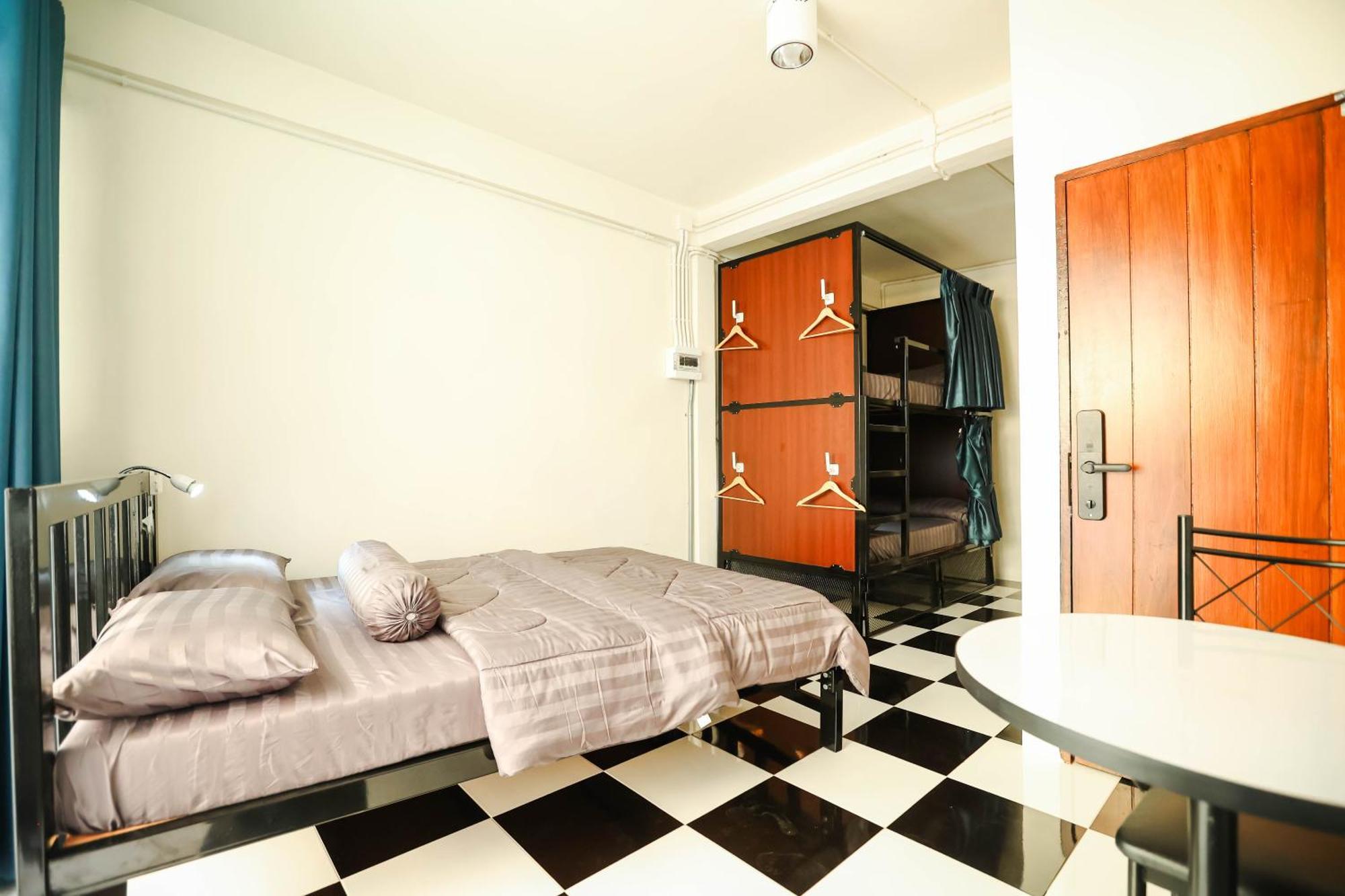 Noir Cafe And Hostel Chinatown בנגקוק מראה חיצוני תמונה