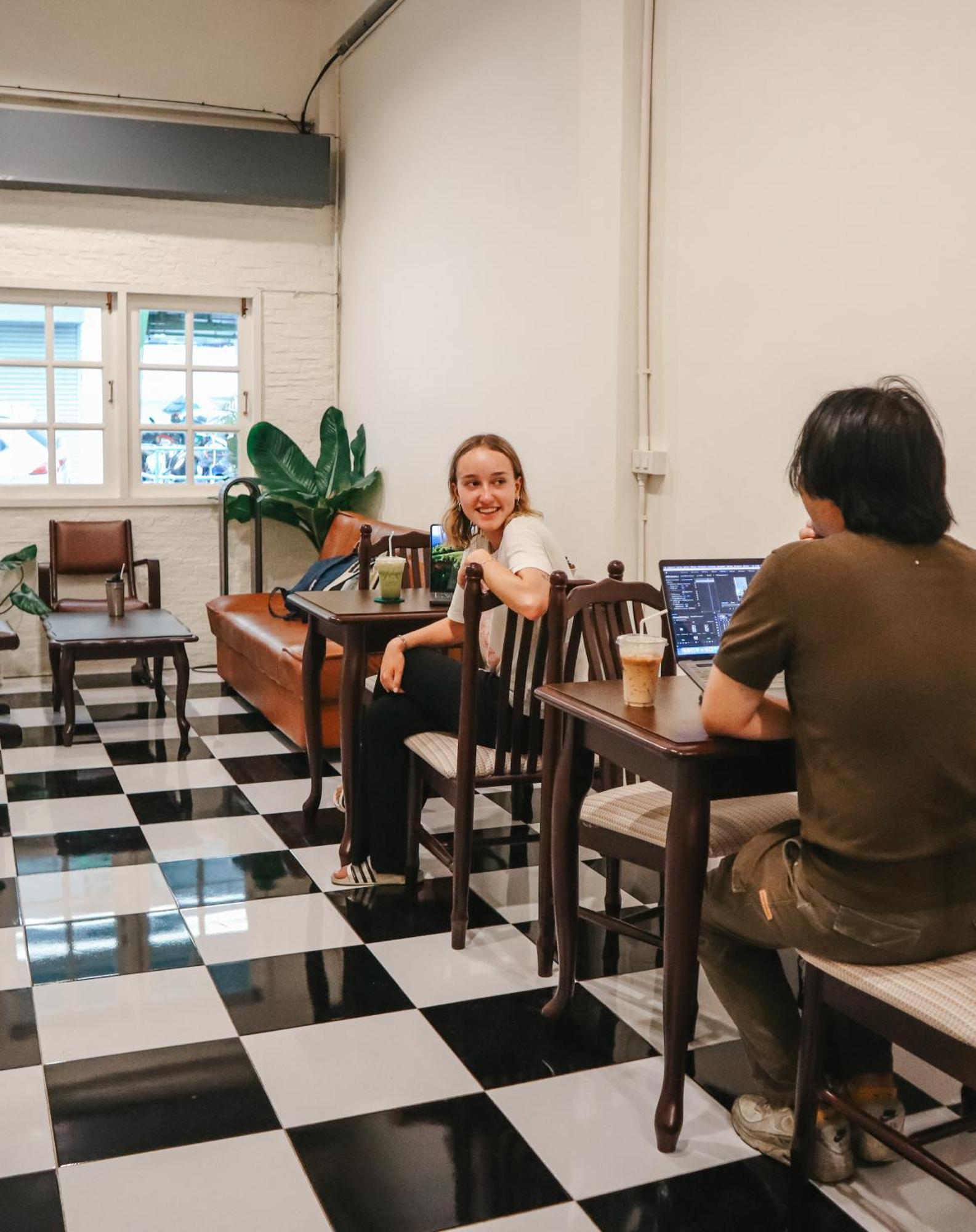 Noir Cafe And Hostel Chinatown בנגקוק מראה חיצוני תמונה