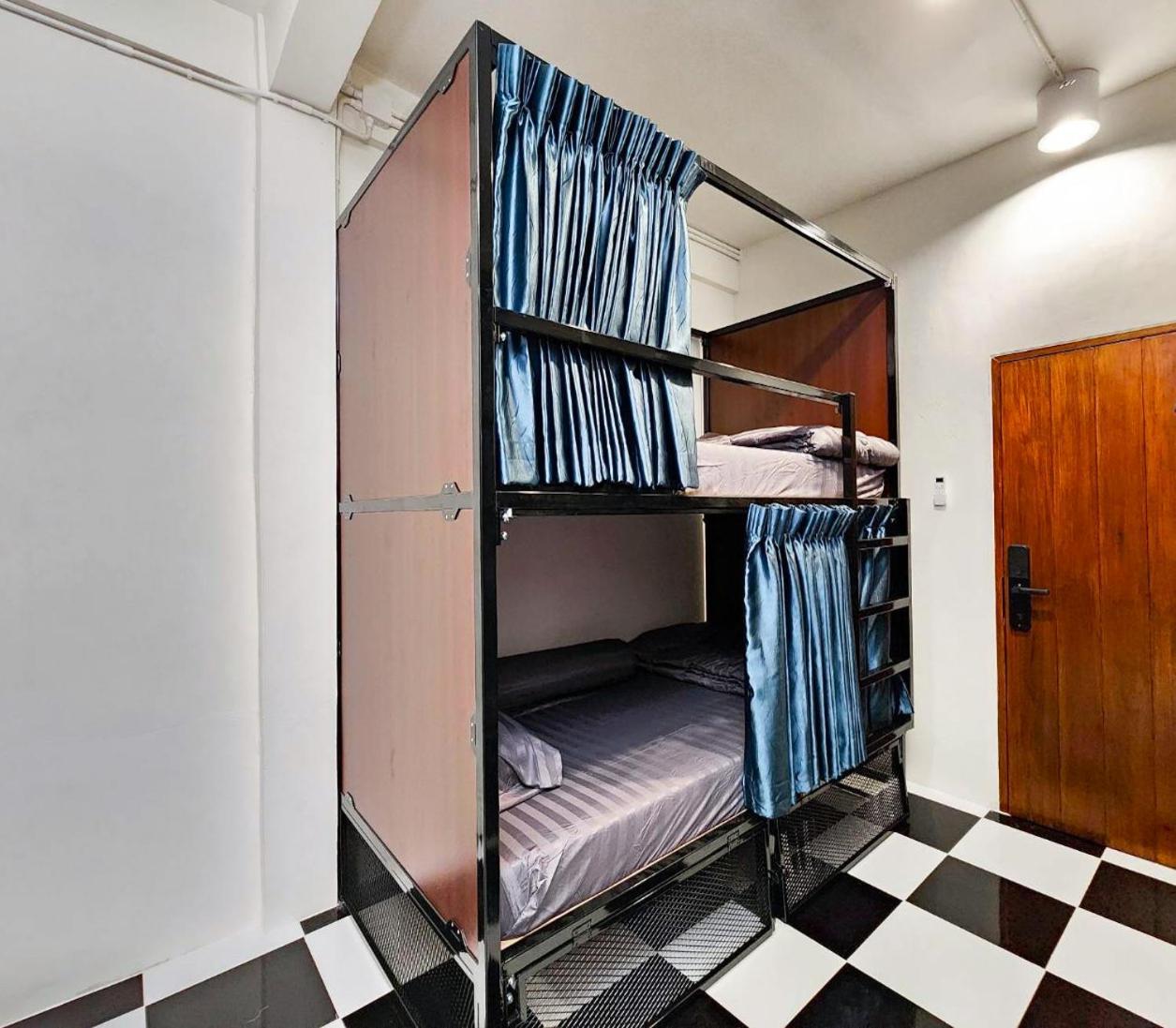 Noir Cafe And Hostel Chinatown בנגקוק חדר תמונה