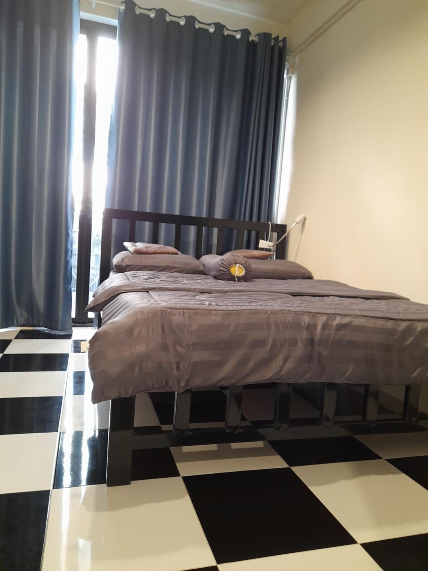 Noir Cafe And Hostel Chinatown בנגקוק מראה חיצוני תמונה