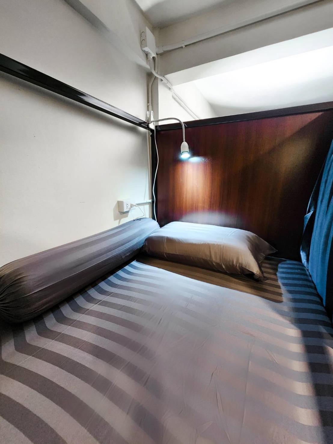 Noir Cafe And Hostel Chinatown בנגקוק מראה חיצוני תמונה