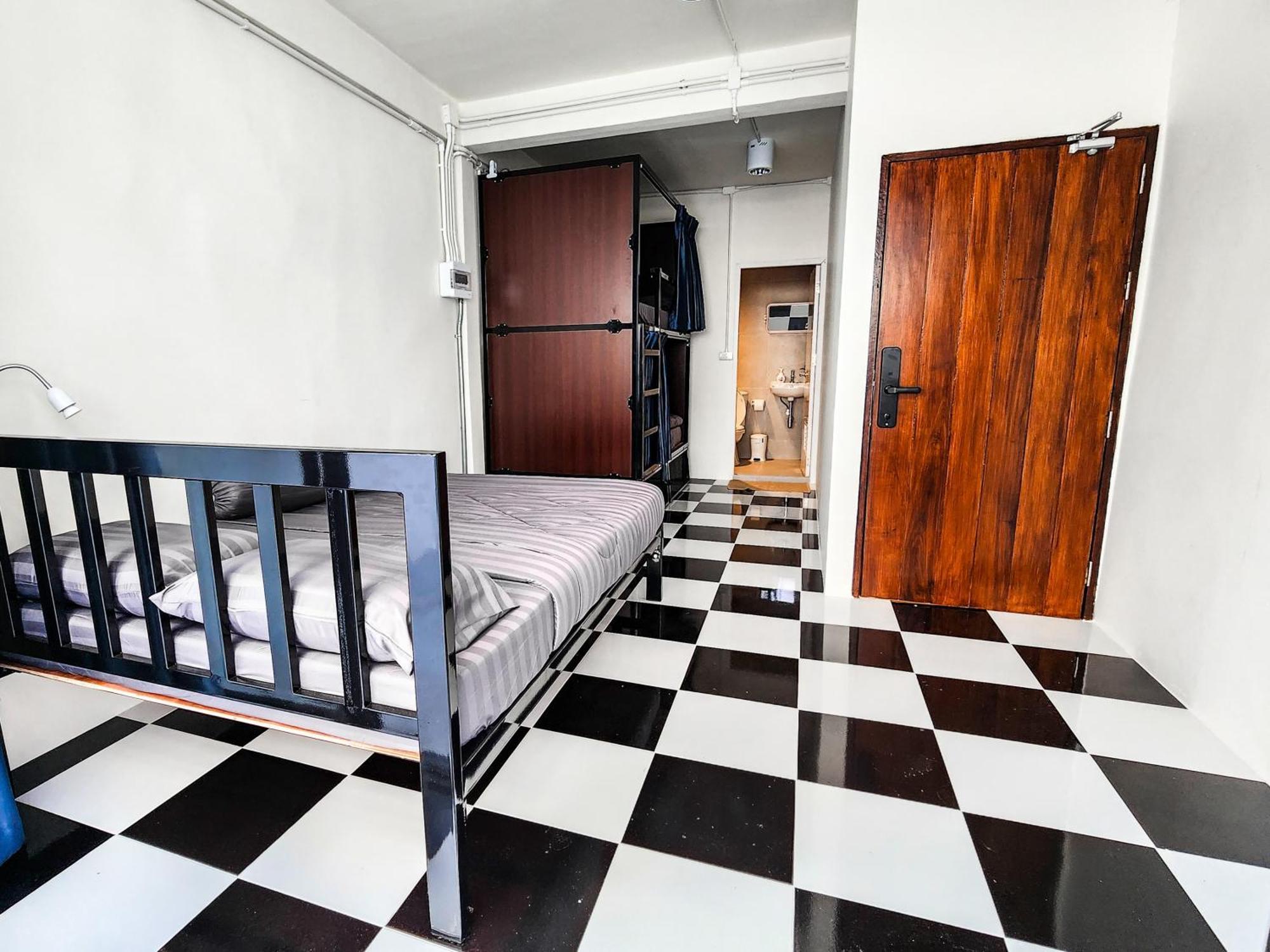 Noir Cafe And Hostel Chinatown בנגקוק מראה חיצוני תמונה